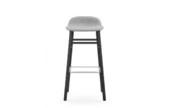 Normann Copenhagen Form Barhocker, 75 cm, Eiche Schwarz - Synergy 16 -Normann Copenhagen 1401231 Form Barstool 75cm Full Uph Black Oak LDS16 02