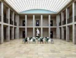 Normann Copenhagen Allez Stuhl, Grau – Main Line Flax -Normann Copenhagen 2021 Allez Chair Group 14 kopi 2