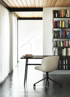 Normann Copenhagen Hyg Stuhl Mit 4 Rollen, Drehbar, Schwarz – Synergy 16 -Normann Copenhagen 2021 Hyg Chair 4W Full Uph MLF20 Black Alu Union Table Black 03 5