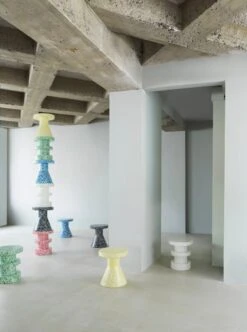 Normann Copenhagen Bit Hocker, Stapel, Rot 11 Normann Copenhagen Bit Hocker, Stapel, Rot -Normann Copenhagen 2022 Bit Cone Stack Group 03 1