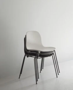 Normann Copenhagen Form Stuhl, Stapelbar, Stahl Schwarz - Grün -Normann Copenhagen 2022 Form Chair Stacking Black Steel Black Form Chair Stacking Black Steel White Form Chair Stacking Black Steel Grey 02