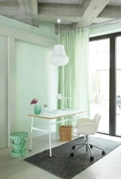 Normann Copenhagen Bit Hocker, Stapel, Grün -Normann Copenhagen 2022 Journal Desk White Momento Table Lamp White Form Armchair Swivel 01