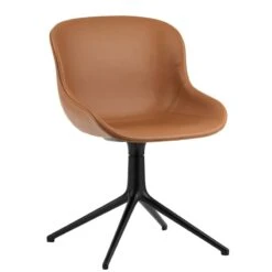 Normann Copenhagen Hyg Stuhl, Drehbar, Schwarz – Brandy Leder Ultra
