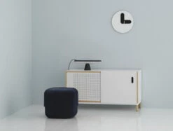 Normann Copenhagen Circus Hocker, Klein, Dunkelblaues Velours -Normann Copenhagen 341020 Bold Wall Clock White 4