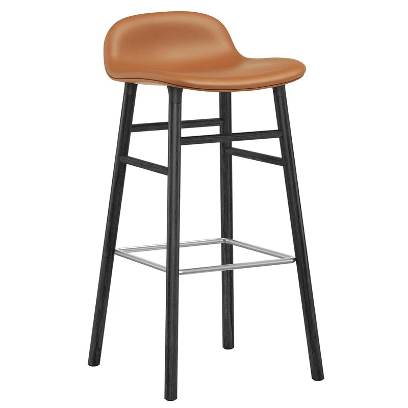 Normann Copenhagen Form Barhocker, 75 cm, Eiche Schwarz - Brandyfarbenes Ultra-Lede 3 Normann Copenhagen Form Barhocker, 75 cm, Eiche Schwarz - Brandyfarbenes Ultra-Lede