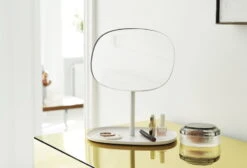 Normann Copenhagen Flip Spiegel, Weiß -Normann Copenhagen 372010 Normann Copenhagen Flip Mirror White Brilliant Large Smoke