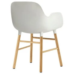 Normann Copenhagen Form Sessel, Weiß/Eiche -Normann Copenhagen 395 NormannCopenhagen iso