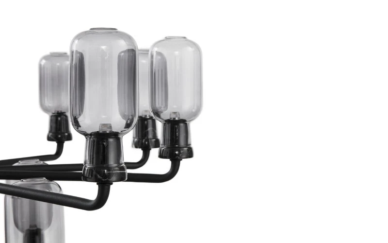 Normann Copenhagen Kronleuchter Amp, Klein, Rauchgrau – Schwarz 7 Normann Copenhagen Kronleuchter Amp, Klein, Rauchgrau – Schwarz – Bild 5