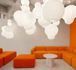 Normann Copenhagen Puff Multitude Lampenschirm 23 X 60 Cm -Normann Copenhagen 571399 01 12 EnvironmentImage 0da4af39e8