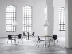 Normann Copenhagen Phantom Pendelleuchte, S, Weiß -Normann Copenhagen 6027 Normann Copenhagen Form Table Cafe My Chair Phantom Lamp 2018 01