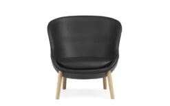 Normann Copenhagen Hyg Loungesessel, Niedrig, Eiche - Schwarzes Leder Ultra 6 Normann Copenhagen Hyg Loungesessel, Niedrig, Eiche - Schwarzes Leder Ultra -Normann Copenhagen 603802 Hyg Lounge Chair Low Oak Ultra 41599 02