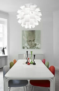 Normann Copenhagen Norm 69 Lampenschirm, XL -Normann Copenhagen Apartment Swing vase and Norm 69 300dpi