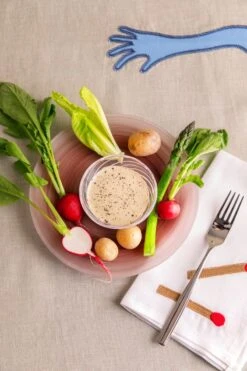 Normann Copenhagen Cosmic Glasteller, 21 Cm, Braun 11 Normann Copenhagen Cosmic Glasteller, 21 Cm, Braun -Normann Copenhagen Ruoka4 huhtikuu23