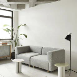 Beistelltisch Dit Stein Weiß / Marmor - Ø 40 X H 40 Cm - Normann Copenhagen -Normann Copenhagen beistelltisch dit weisser carrara marmor fuss sandfarben madeindesign 416933 original