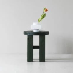 Hocker Fyr Holz Grün / Ø 40 X H 45 Cm - Normann Copenhagen -Normann Copenhagen hocker fyr dunkelgrun madeindesign 416886 original