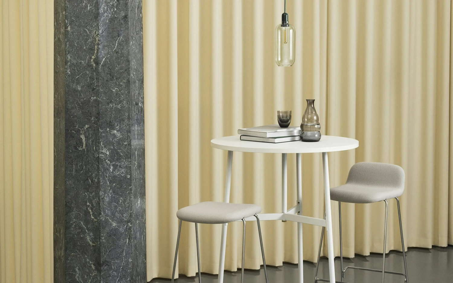 Normann Copenhagen Amp Hängelampe Groß, Gold/Green Marble 6 Normann Copenhagen Amp Hängelampe Groß, Gold/Green Marble – Bild 4