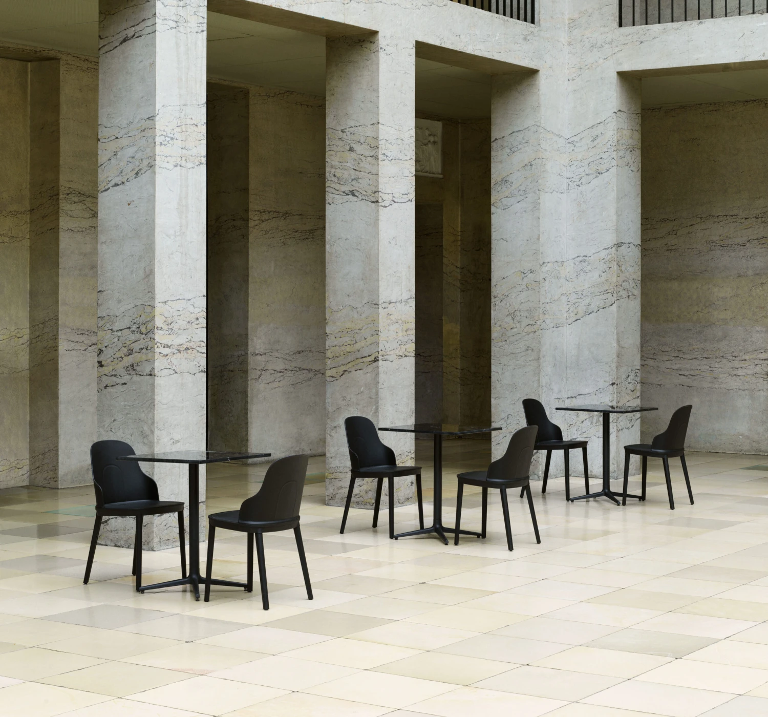 Quadratischer Tisch Allez 4L INDOOR Holz Schwarz / 60 X 60 Cm - Eiche - Normann Copenhagen 4 Quadratischer Tisch Allez 4L INDOOR Holz Schwarz / 60 X 60 Cm - Eiche - Normann Copenhagen – Bild 2