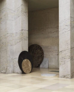 Runder Tisch Scala Holz Schwarz / Ø 60 Cm - Eiche Schwarz - Normann Copenhagen -Normann Copenhagen runder tisch scala eiche schwarz madeindesign 365648 original