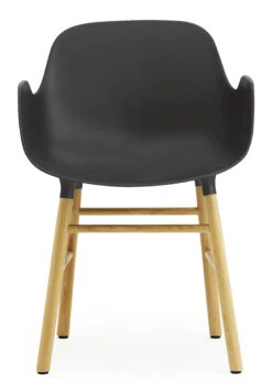Sessel Form Plastikmaterial Schwarz Holz Natur / Stuhlbeine Aus Eiche - Normann Copenhagen -Normann Copenhagen sessel form schwarz eiche madeindesign 235613 original