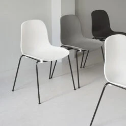 Stapelbarer Stuhl Form Plastikmaterial Grau / 4 Metallbeine - Normann Copenhagen 7 Stapelbarer Stuhl Form Plastikmaterial Grau / 4 Metallbeine - Normann Copenhagen -Normann Copenhagen stapelbarer stuhl form grau madeindesign 402906 original