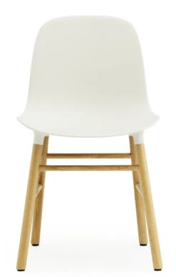 Stuhl Form Plastikmaterial Weiß Holz Natur / Stuhlbeine Aus Eiche - Normann Copenhagen -Normann Copenhagen stuhl form weiss eiche madeindesign 235745 original