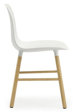 Stuhl Form Plastikmaterial Weiß Holz Natur / Stuhlbeine Aus Eiche - Normann Copenhagen -Normann Copenhagen stuhl form weiss eiche madeindesign 235746 original