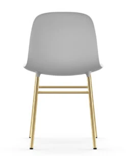 Stuhl Form Plastikmaterial Weiß Gold / Stuhlbeine Messing - Normann Copenhagen -Normann Copenhagen stuhl form weiss messing madeindesign 310117 original